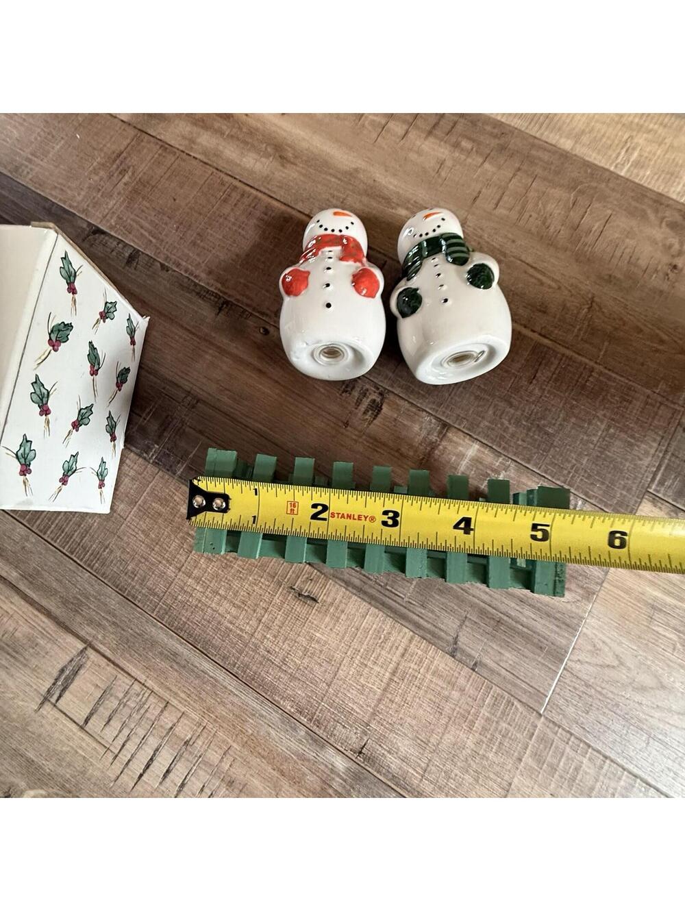 SNOWMAN salt & pepper shakers - w/ box And Holder Maredy Gift Collection Vntg - Picture 4 of 9